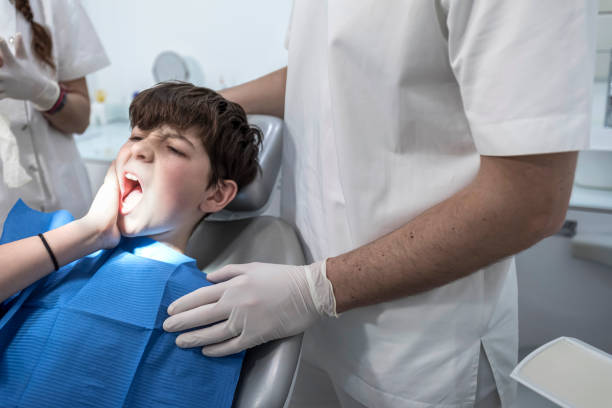 Best Dentist for Tooth Abscess  in Milwaukee, WI
